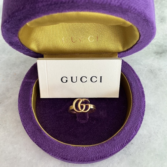 GUCCI GG ring 18K gold.